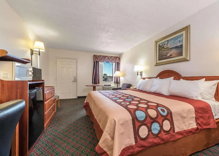 Super 8 By Wyndham Eastland