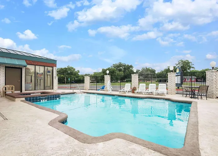 Days Inn By Wyndham New Braunfels