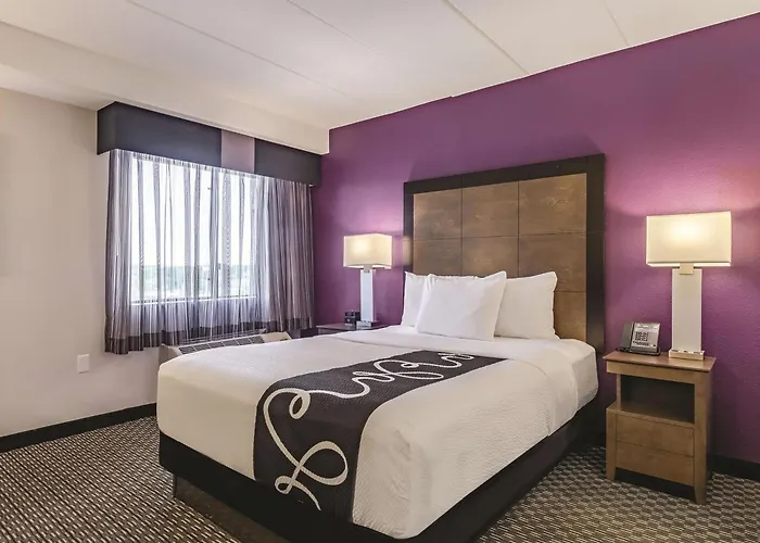 La Quinta By Wyndham Warwick Providence Airport