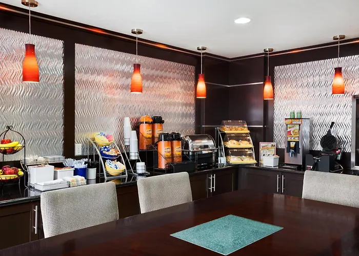 Days Inn & Suites By Wyndham Conroe North