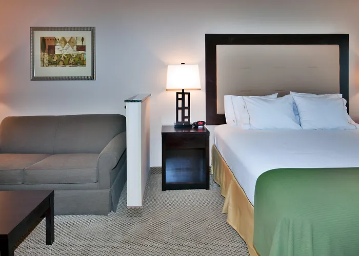 Holiday Inn Express & Suites Dewitt - Syracuse By Ihg