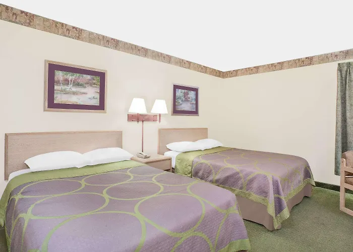 Super 8 By Wyndham Monticello