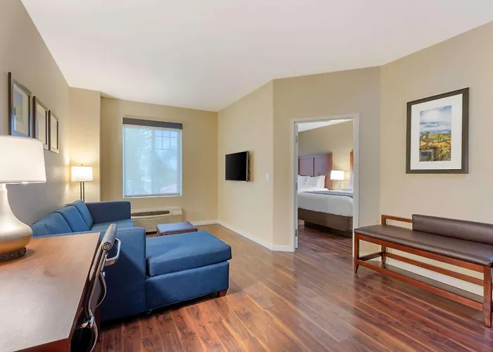 Comfort Inn & Suites Near Ontario Airport