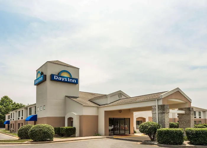 Days Inn By Wyndham Yadkinville