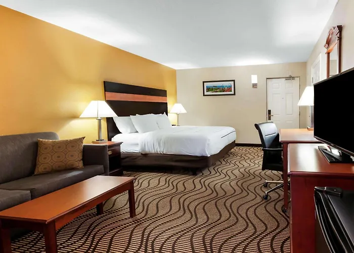 La Quinta Inn By Wyndham Sandusky Near Cedar Point