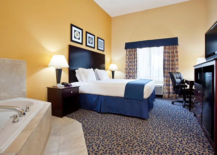 Holiday Inn Express & Suites Akron Regional Airport Area By Ihg