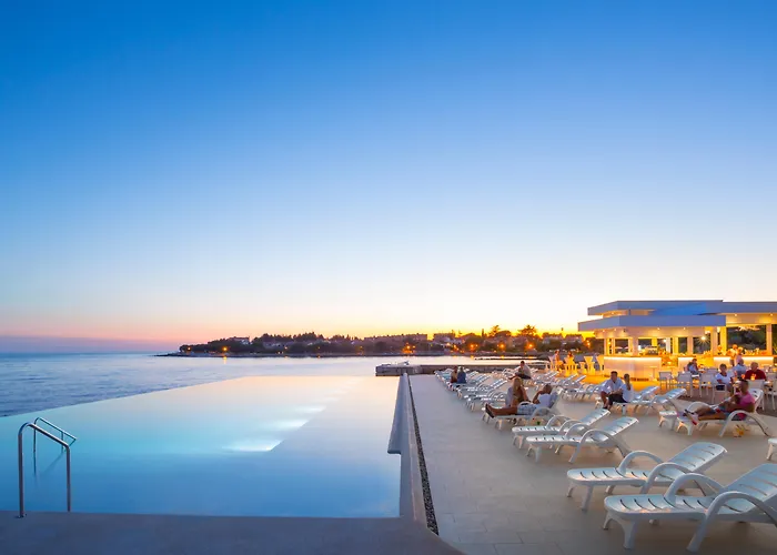 Aminess Vival Maestral Hotel