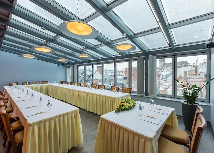 Avalon Hotel & Conferences