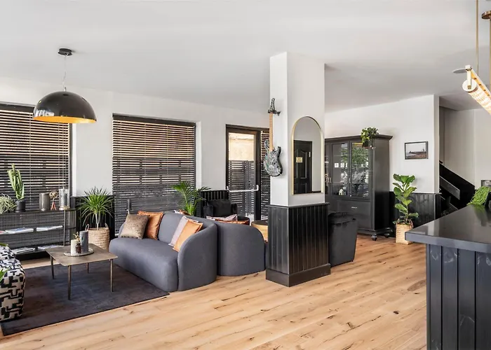 The New Port Hotel Tlv