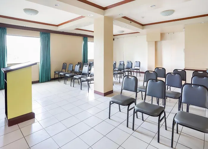 Oyo 210 Apple Tree Suites