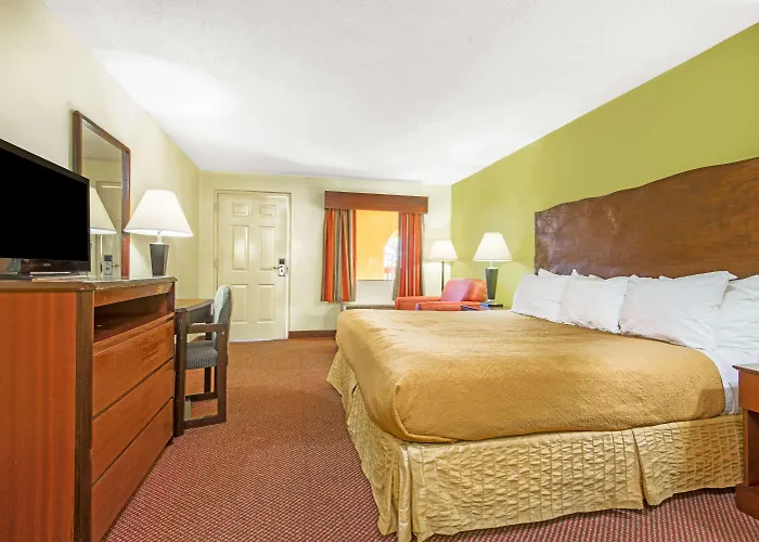 Days Inn By Wyndham Opelika
