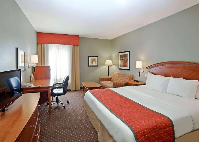 La Quinta By Wyndham Olathe