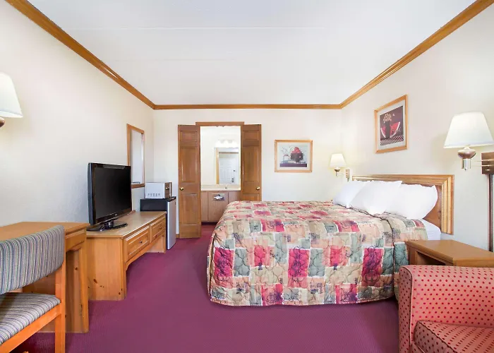 Days Inn By Wyndham Auburn