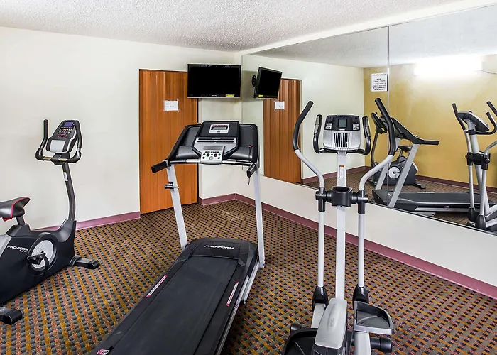 Econo Lodge Inn & Suites Carrollton