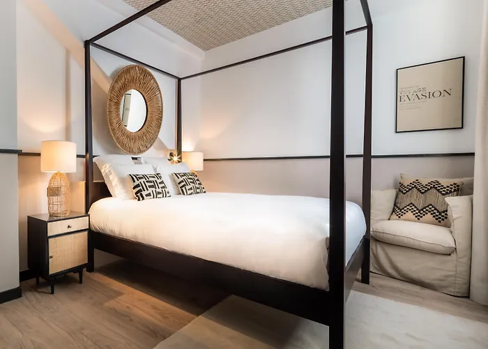 Maisons du Monde Hôtel&Suites - La Rochelle Vieux Port