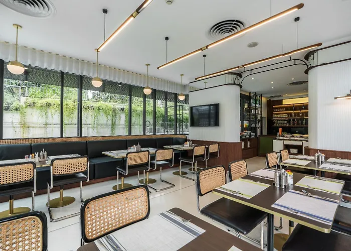 Hotel Amber Sukhumvit 85