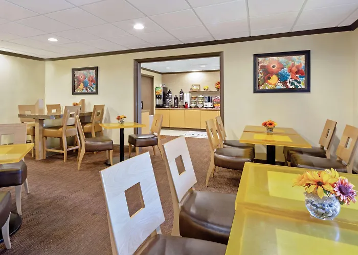 La Quinta By Wyndham Miami Cutler Bay