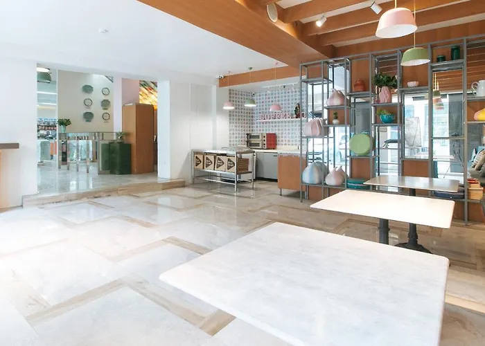Urbanview At Lacson Street Bacolod City By Reddoorz