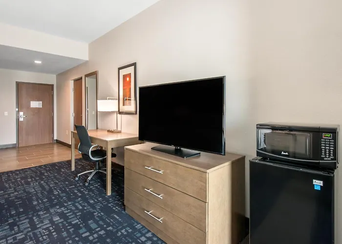 Comfort Suites Fort Lauderdale Airport&Cruise Port