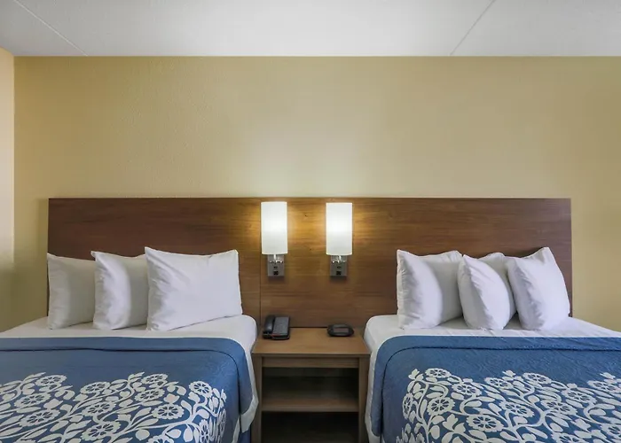 Days Inn By Wyndham Newark Wilmington