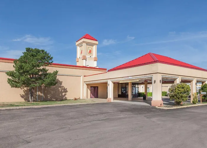 Super 8 By Wyndham Plainview