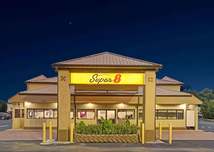 Super 8 By Wyndham Suwanee