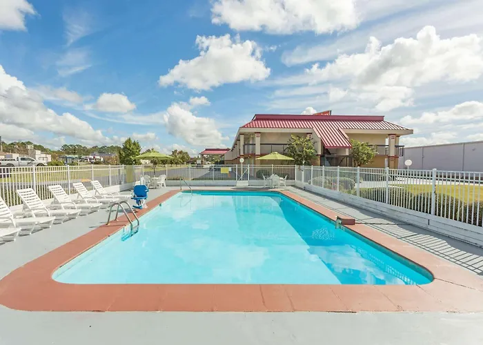 Super 8 By Wyndham Tifton