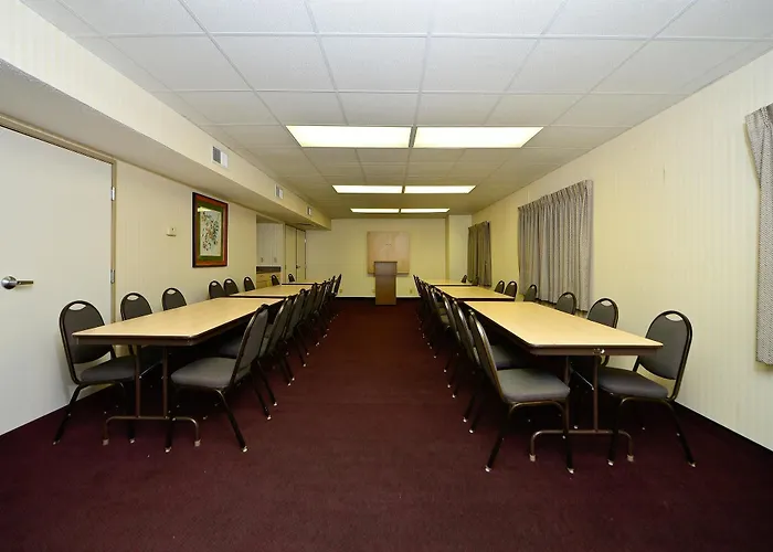 Americas Best Value Inn & Suites Jackson, Tn