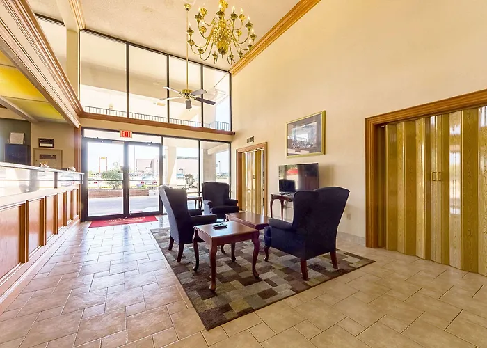 Econo Lodge Inn & Suites Bentonville