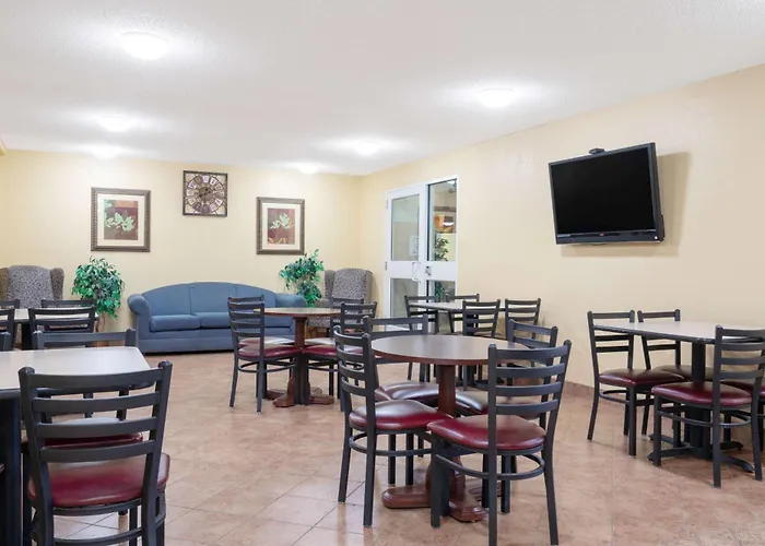 Days Inn By Wyndham Faribault