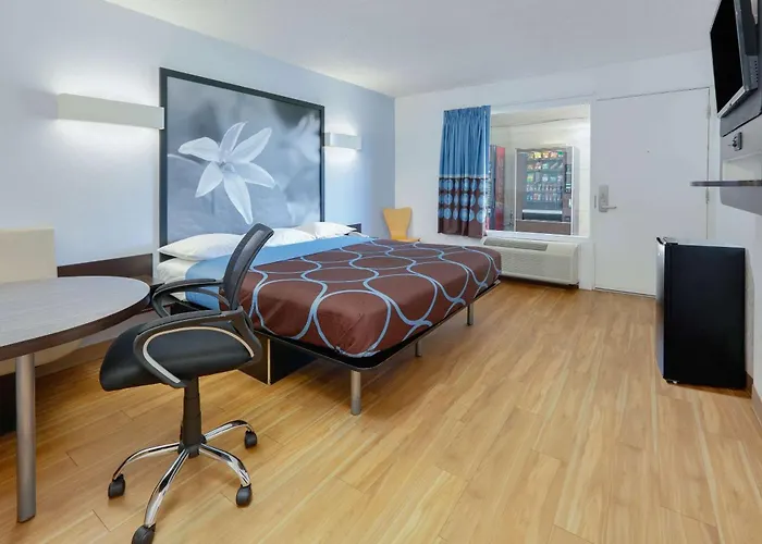 Super 8 By Wyndham Fort Smith