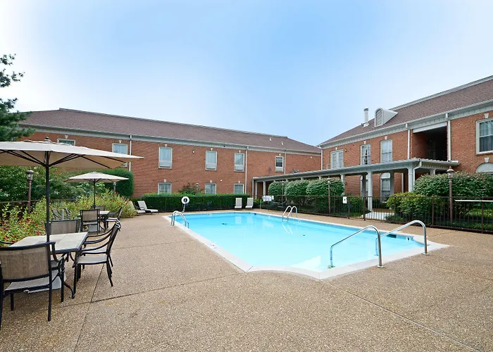 Best Western Spring Hill Inn & Suites
