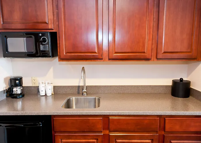 Best Western Plus Brandywine Inn & Suites