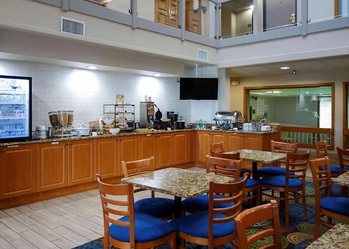 Country Inn & Suites By Radisson, Mishawaka - South Bend