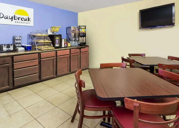 Days Inn By Wyndham Plymouth