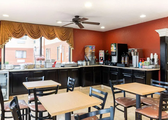 Super 8 By Wyndham Richmond