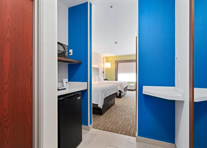 Holiday Inn Express & Suites Van Buren-Ft Smith Area