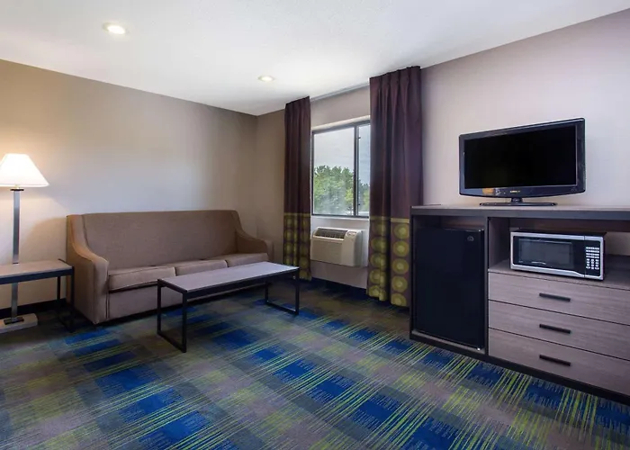 Super 8 By Wyndham Cromwell/Middletown