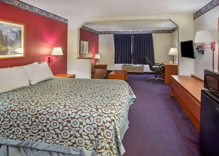 Days Inn & Suites By Wyndham Gresham