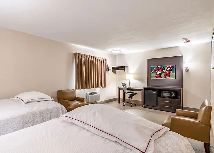 Red Roof Inn Plus+ Huntsville