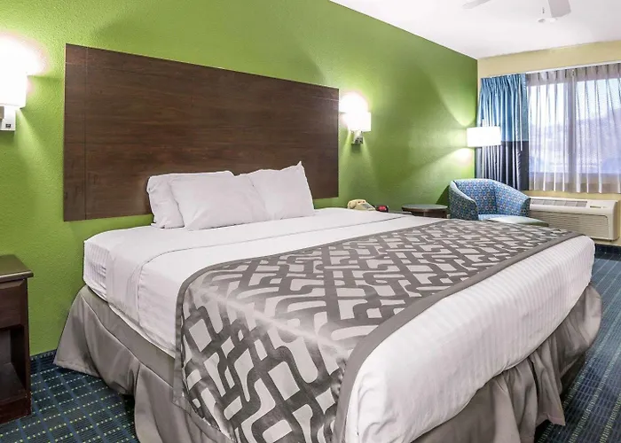 Rodeway Inn & Suites