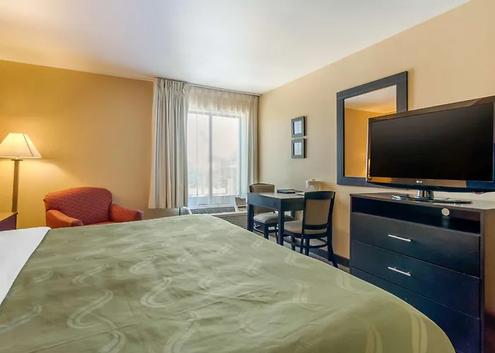 Quality Inn & Suites Lenexa Kansas City