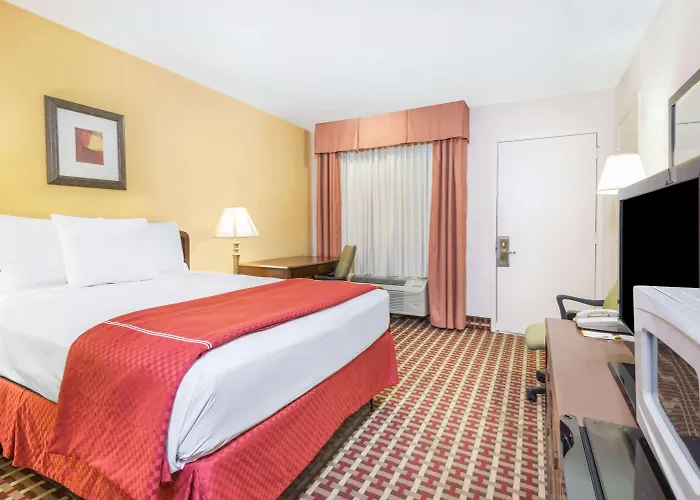 Days Inn By Wyndham Ottawa