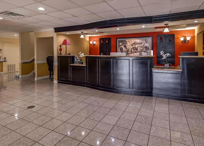 Surestay Plus Hotel By Best Western Alvin