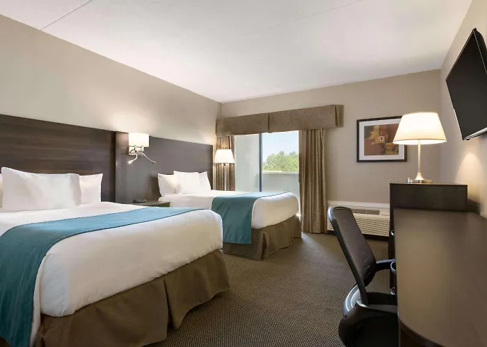 Travelodge By Wyndham Kingston Lasalle