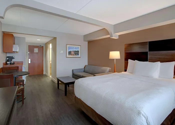 Days Inn & Suites By Wyndham Collingwood