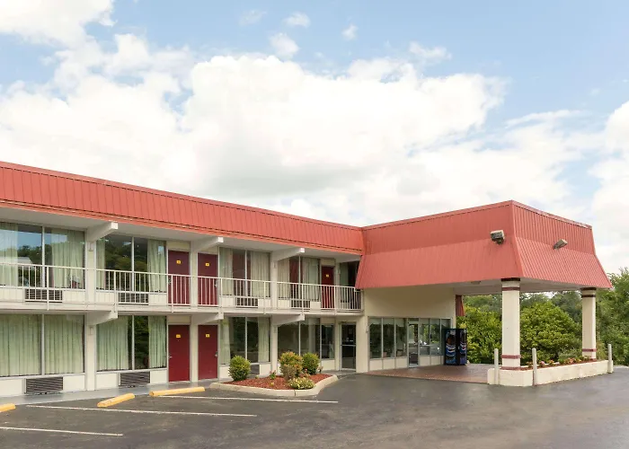 Super 8 By Wyndham Kingsport /I-81
