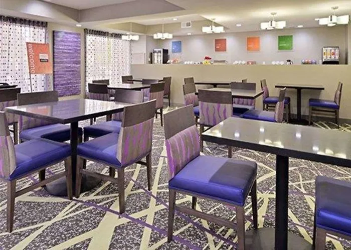 Comfort Inn&Suites Frisco - Plano