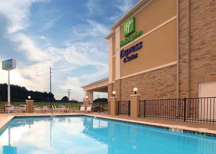 Holiday Inn Express Hotel & Suites Clarksville