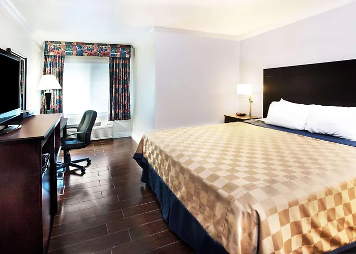 Travelodge By Wyndham Ocean Front